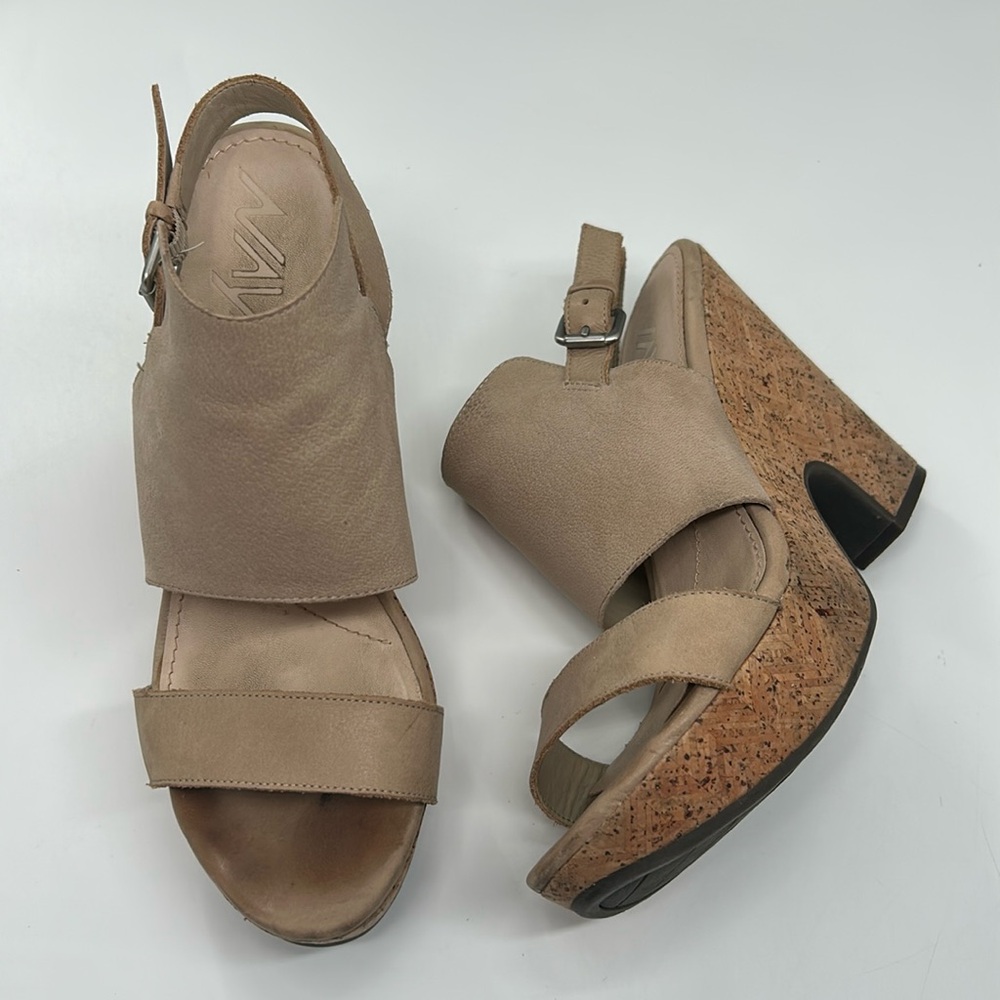 Naya Misty Platform Sandal, Tan, size 8
